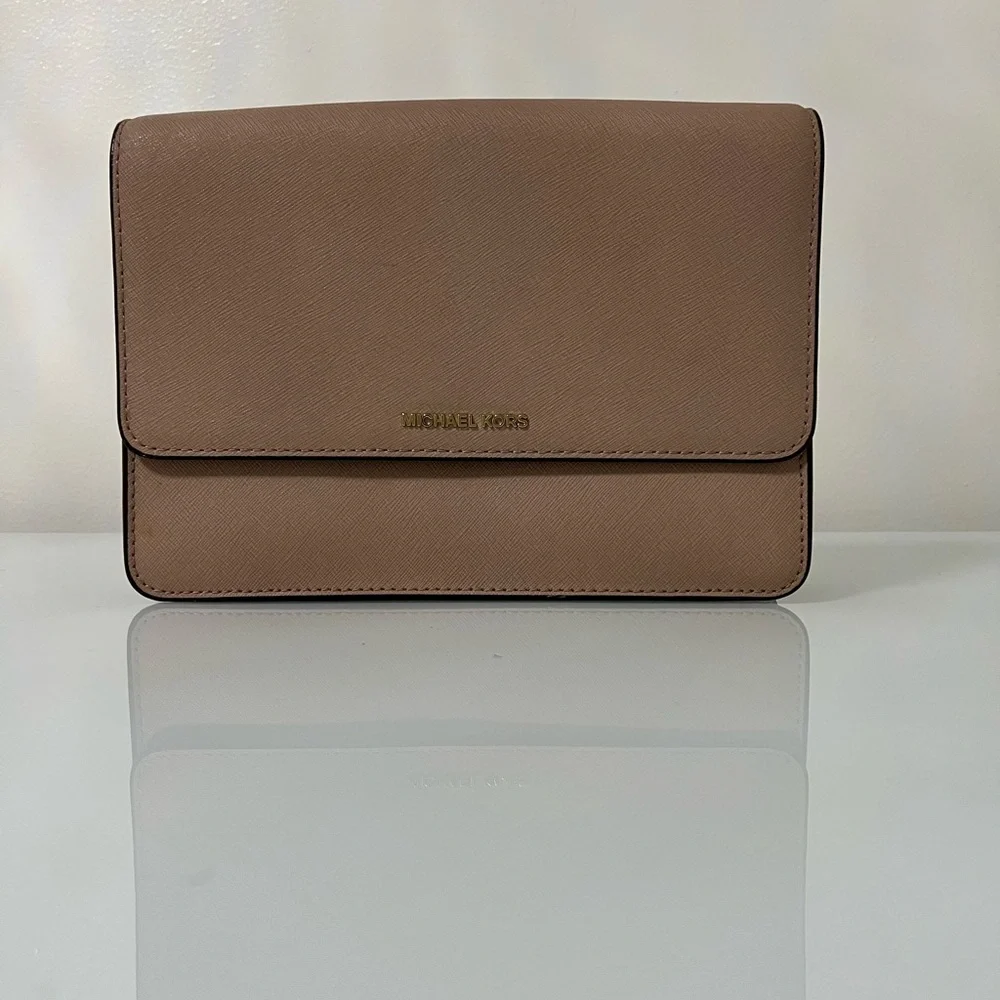 Michael Kors Jet Set Crossbody Bag with Gold Chain Strap and Smooth Leather